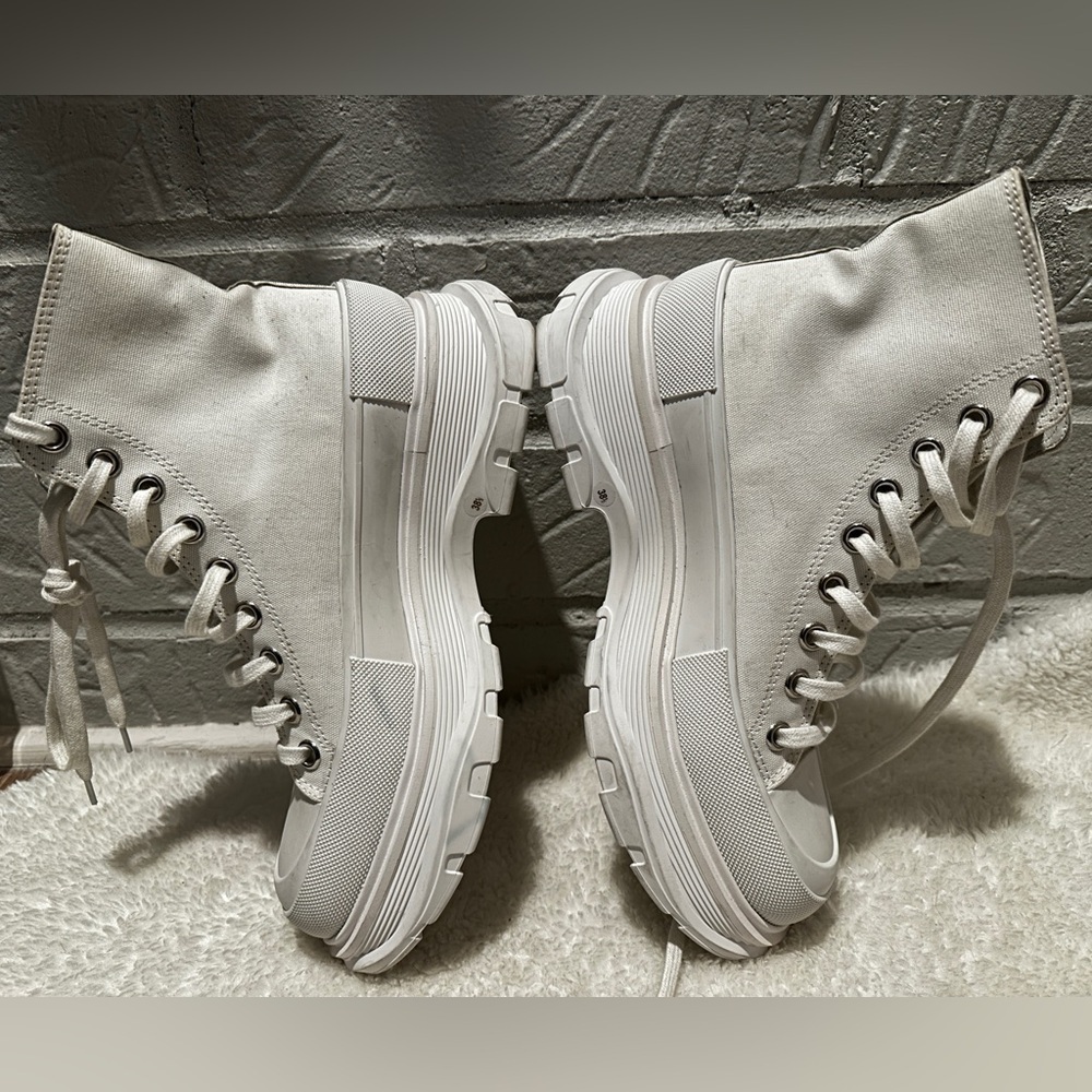 Alexander McQueen Tread Slick High-Top Sneaker Size 38.5 - Picture 6 of 12